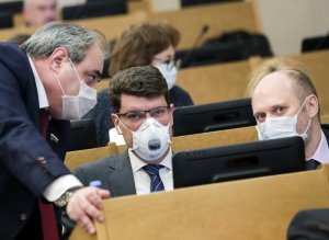 COVID-19 начал косить российских парламентариев