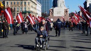«Угрожают выслать в вагонах для скота»: как происходит «торговля русофобией» в Латвии и Литве