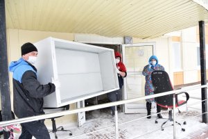 Активисты ОНФ в Коми помогают обустроить в Усинске госпиталь для больных коронавирусом