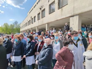 "Убивают лучшую в Украине психбольницу" — в Киеве сокращают почти 500 медиков