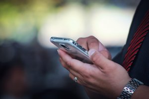 Ветеранам ВОВ пообещали мобильные телефоны с бесплатной связью и кнопкой SOS