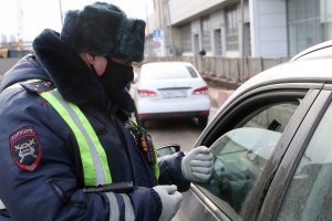 ВС РФ разъяснил, кого накажут за управление без прав в период самоизоляции