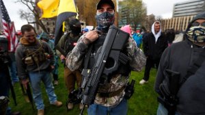 Michigan is the new Ukraine? Вооруженные протестующие в Мичигане пошли на штурм Капитолия штата