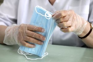 Регионы вводят штрафы за неношение защитных масок