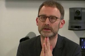 «Профессор локдаун» нарушал ограничения, за которые сам же и выступал