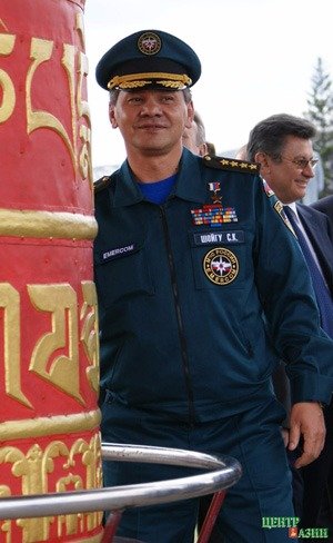 Сергей Шойгу приобрел 200 тыс. масок для Тувы