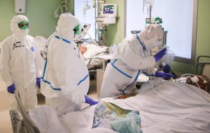 [07.05/COVID-19] В России проведено >4,98 млн. тестов (+184,3 тыс. в сутки), зарегистрировано 187859 инфицированных (+10699 (6%)), выздоровело 26608 человек (+2805), 1723 скончалось (+98)