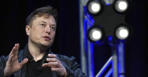 Илон Маск на русском языке обругал бывшего министра труда США   ( Глава Tesla назвал Роберта Райха идиотом)