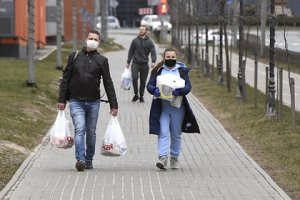 В Подмосковье решили продлить нерабочий режим до 18 мая после того, как Президент Путин объявил о завершении периода нерабочих дней, написал губернатор Московской области Андрей Воробьев
