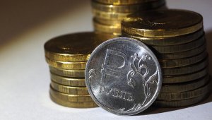 15 мая 202017:10 Главврача калужской больницы уволили за выплаты медикам в 27 рублей