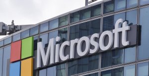 Microsoft собрала антивирусный пакет и предложила сервисы российскому правительству ( Отечественные разработчики расценивают идею Microsoft как угрозу национальной безопасности)