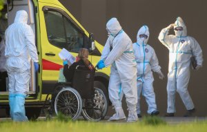 [17.05/COVID-19] В России проведено >7,1 млн. тестов (+231 тыс. в сутки), зарегистрировано 290678 инфицированных (+8926 (3,2%)), выздоровело 70209 человек (+2836), 2722 скончалось (+91)