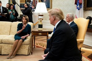 Пелоси пожаловалась на ожирение Трампа