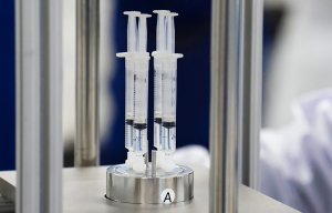 Российская вакцина от COVID-19 неофициально испытана на людях и дала нужный эффект
