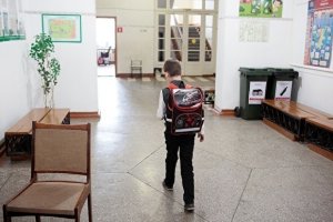 Путин предложил обязать школы прививать детям патриотизм и уважение к героям Отечества