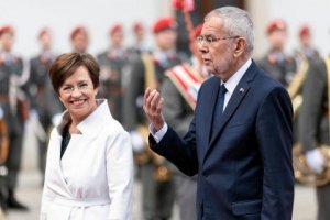 Полиция застала президента Австрии в закрытом ресторане