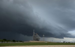 [какогоХ] SpaceX возможно отложит запуск Crew Dragon с астронавтами из-за шторма