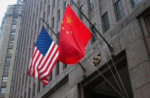США решили простимулировать вывод производства американских компаний из Китая