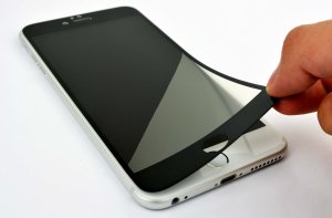 Что лучше пленка или стекло на смартфон?