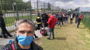 Рвутся на поля: на бесплатном пешем переходе с Польшей гигантские очереди из заробитчан (ФОТО)