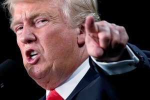 Трамп назвал CNN "больными неудачниками" за обвинения в адрес России