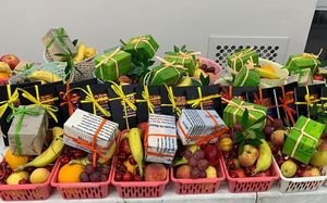 Российские евреи получили к празднику дарования Торы вкусные подарки