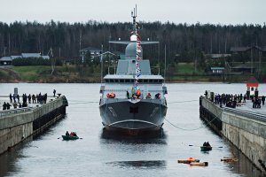 Почти 40 кораблей Черноморского флота вышли на учения. Главком ВМФ России Николай Евменов сообщил, что до конца года в состав ВМФ примут 35 кораблей и судов различных классов