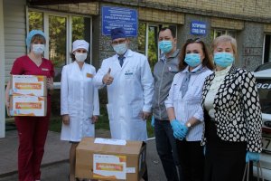 ОНФ в Коми передал больнице № 1 в Сыктывкаре защитные средства и обратил внимание властей на их дефицит в учреждении