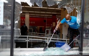 В США при погромах в Миссури убит начальник городской полиции