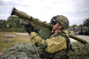 По своим не бьет. Войска получают на вооружение новейший переносной зенитный ракетный комплекс 9К333 "Верба"