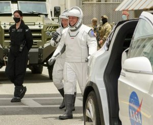 Американский эксперт сравнил скафандр SpaceX с российским «Соколом»