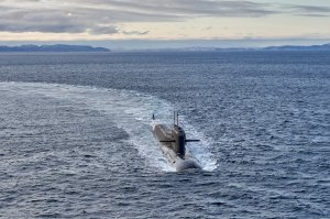 Северный флот провел учения АПЛ и дизельных подлодок в Баренцевом море