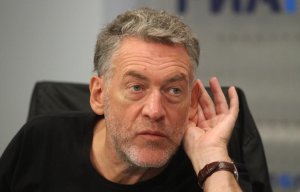 Люси Дикерсон: К чему зовет битый молью Артемий Троицкий?