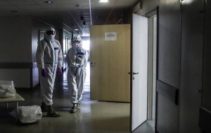 [8.06/COVID-19] В России проведено >13,3 млн. тестов (+238,7 тыс. в сутки), выявлено 485 253 заболевших (+8 595 (1,8%)), выздоровело 242 397 человек (+11 709), 6 142 скончалось (+171)