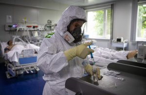 В России две вспышки коронавируса: одна — в Москве и области, другая — в остальных регионах