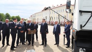 Лукашенко. Рабочая поездка в Витебскую область. «Белгазпромбанк» - нам он не нужен. «Давайте продолжать собирать подписи», тезисы пресс-конференции Виктора Бабарико