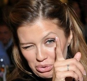 Виктория Боня назвала алкоголиками и нищебродами россиян, получающих МРОТ