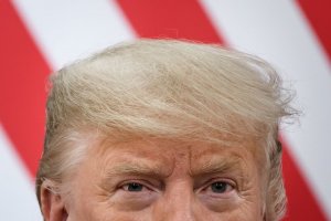 Обозреватель Bloomberg: Трамп хочет торговой войны с ЕС, но поддаваться на провокации нельзя