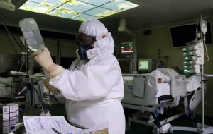 [25.06/COVID-19] В России проведено >18,4 млн. тестов (+287 тыс. в сутки), выявлено 620 794 заболевших (+6 800 (1,108%)), выздоровело 384 152 человек (+8 988), 8 781 скончалось (+176)