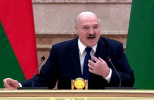 Лукашенко пожалел, что Беларусь не может угрожать России ядерной боеголовкой (Лукашенко обвинил москвичей в росте цен на жилье в Минске)