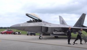 В ВВС США заявили о новой проблеме с истребителями F-22