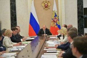 Пожизненное президенство и реальный смысл голосования по поправкам в Конституцию / Анализ