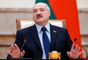 Лукашенко очерняет Россию, но выпрашивает у Сбербанка инвестиции в Белорусскую экономику