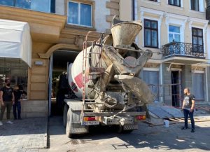 Оdessa.net.ua Жители дома на Греческой залили бетоном бизнес одесского депутата