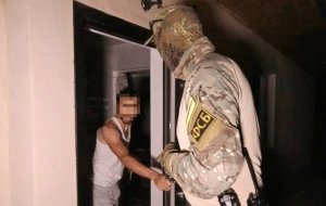 В Крыму задержали троих главарей террористической организации "Хизб ут-Тахрир"  (Сотрудники ФСБ также задержали четырех участников организации)