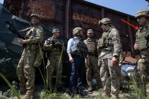 Полное фиаско: попытается ли Украина решить свои проблемы с помощью войны?