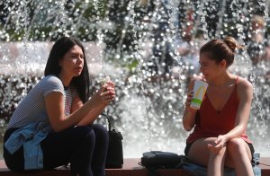 Минздрав хочет ограничить рекламу вредной еды