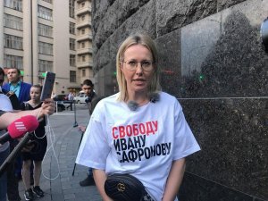 Собчак - «Навальный, ты сволочь!». Из-за Сафронова разругались российские либералы !
