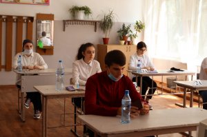 Рособрнадзор: Выпускники сдали ЕГЭ по литературе и географии лучше, чем в 2019 году .