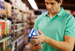 В Госдуме предложили платить покупателям за найденную просрочку